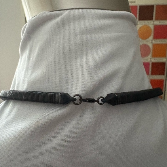 Industrial sculptural “Adele” necklace stretchy like new - Picture 5 of 10